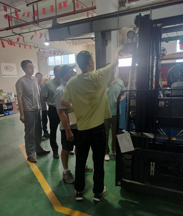 Two Bay Forks customer visit at the Bater facility, photo 9