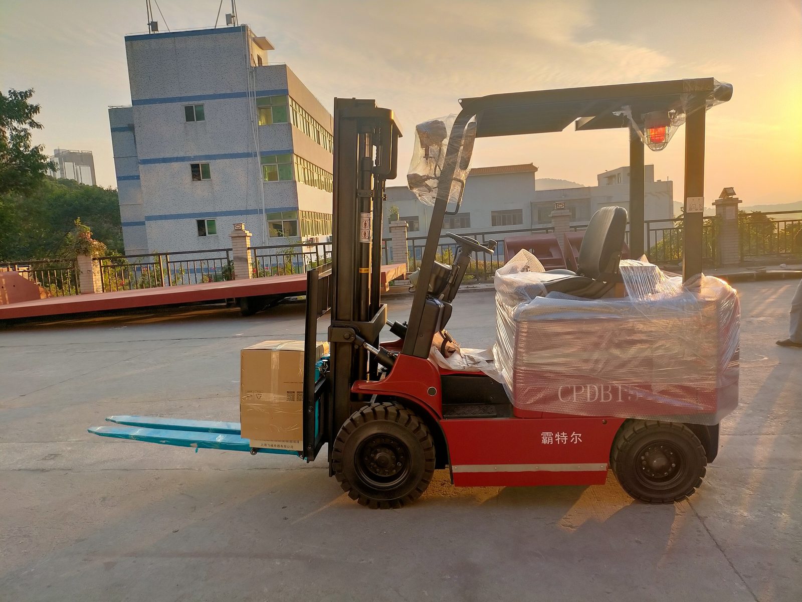 Electric & Material Handling