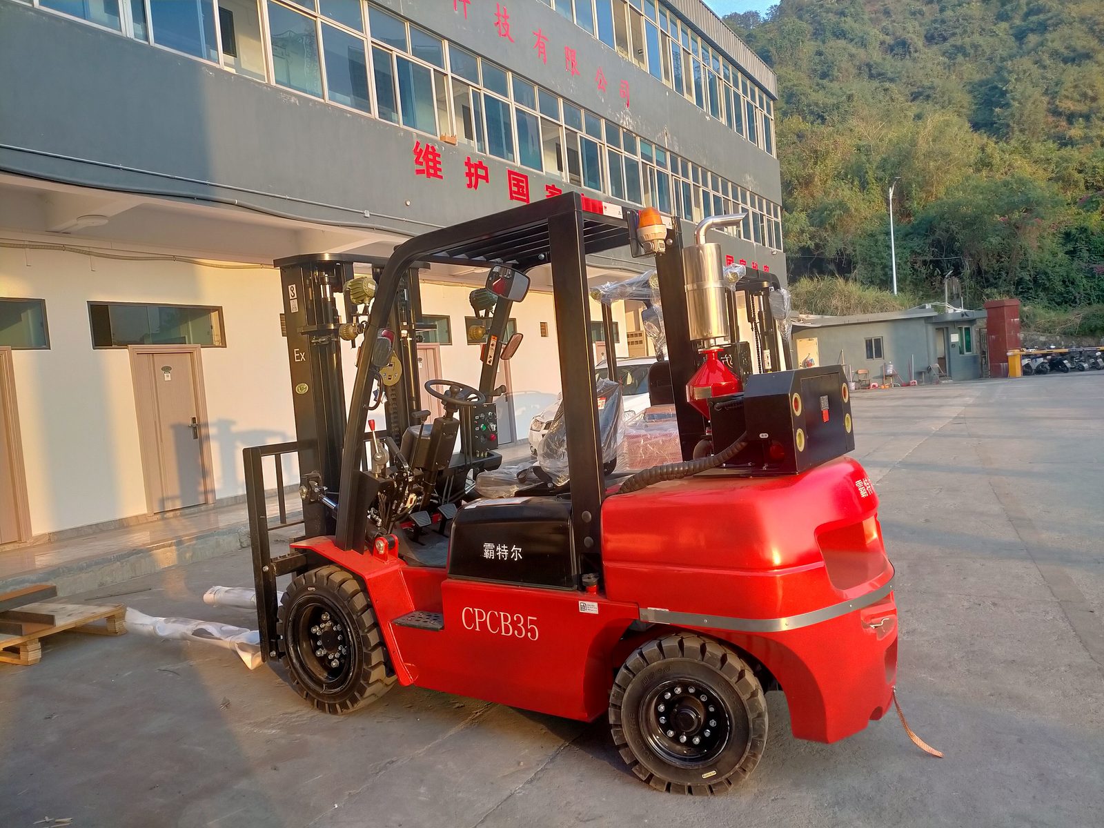 Bater explosion-proof forklift in operation